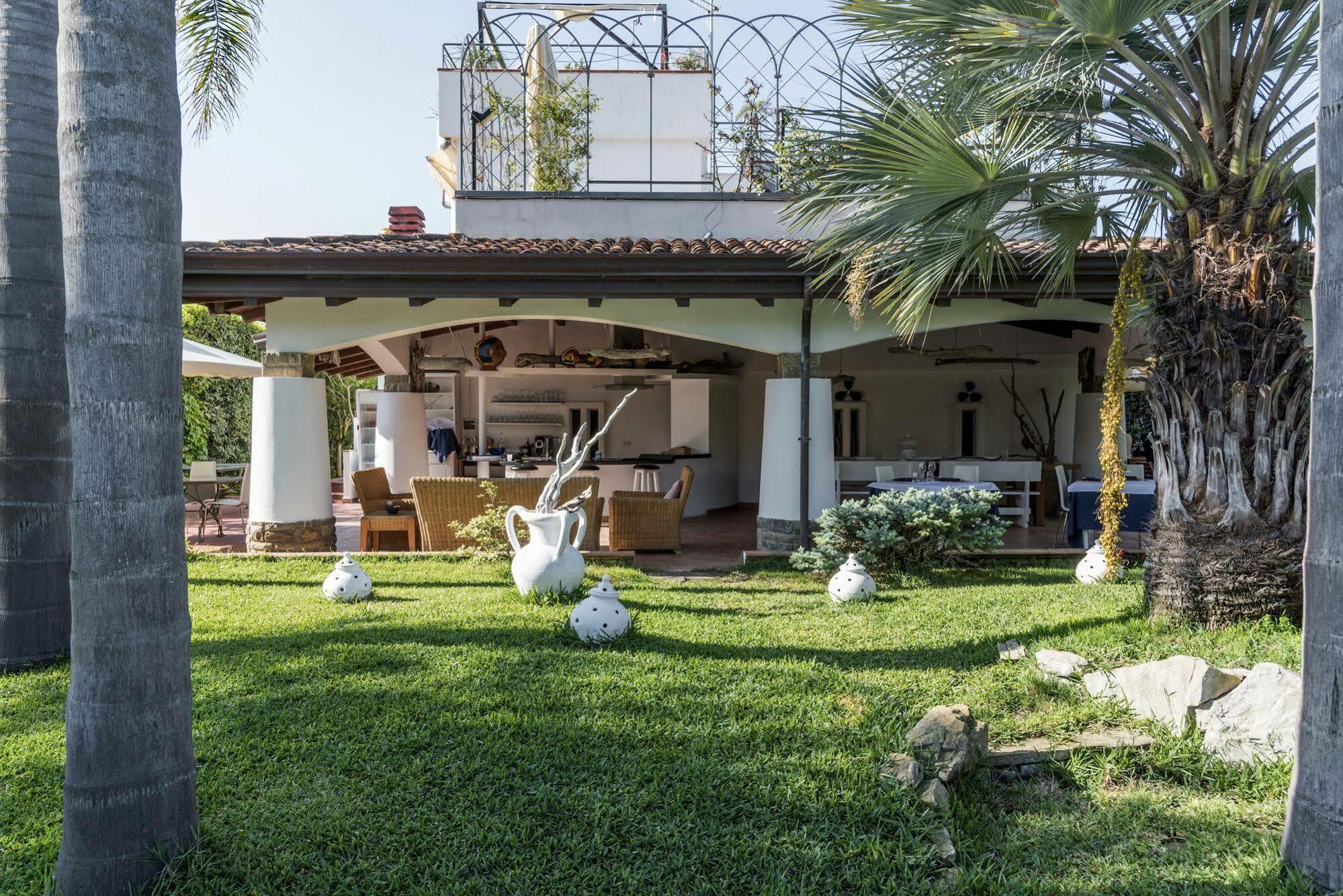 Villa Gio B&B De Charme Монтекориче Экстерьер фото